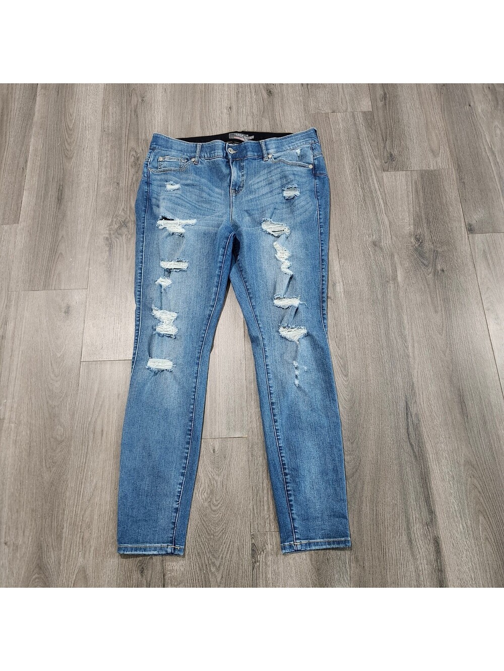 Torrid Premium Stretch Light Blue Distressed Skinny Jeans Size 18T